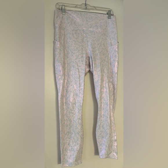 Fabletics Oasis PureLuxe High-Waisted 7/8 Legging - L White Crystalline Shine - Picture 2 of 6